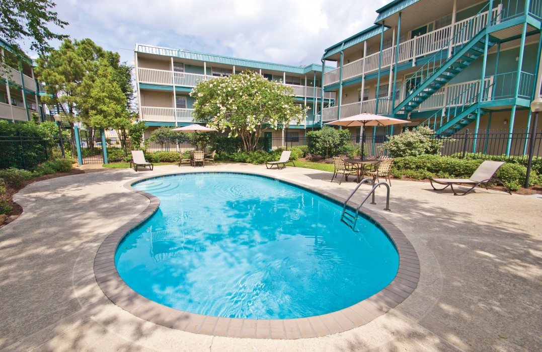 Severn Pointe Apartments in Metairie, LA 1 & 2 Bedroom Apartments For